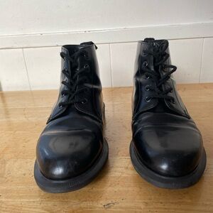 Dr. Martens EUC Black Ankle Boots Sz8